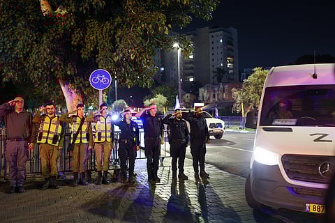 O momento em que os restos mortais chegaram ao Centro Nacional de Medicina Forense, em Telavive.