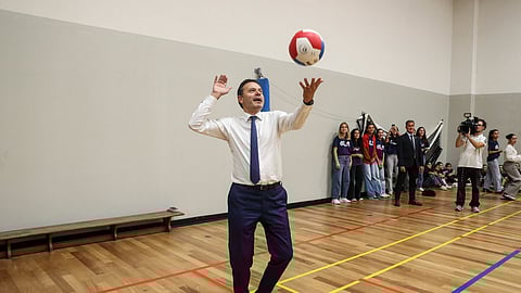 Deputados centristas lembram que o primeiro-ministro prometeu retirar "amarras ideológicas" da disciplina de Cidadania e Desenvolvimento.