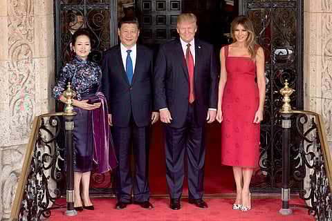 Donald e Melania Trump receberam Xi Jinping e a mulher, Peng Liyuan, em Mar-a-Lago em abril de 2017, poucos meses depois de chegar à Casa Branca.