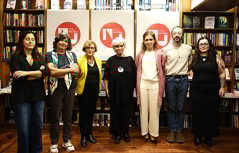 A vencedora, Carla Louro, ao centro, foi anunciada numa sessão ma livraria Buchholz, em Lisboa, esta quarta-feira, dia 20 de outubro.