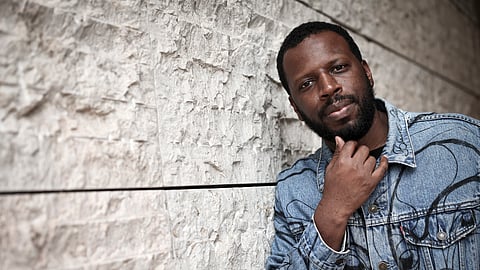 "Comecei a escrever textos que partilhava com a minha psicoterapeuta e reflexões sobre a vida, sobre mim, sobre o lugar que eu queria para os meus filhos neste mundo", diz Dino D'Santiago.