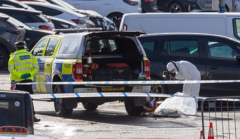 Dez pessoas foram esfaqueadas, duas das quais encontram-se em “estado grave”.