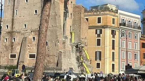 Parte de torre medieval desaba no centro de Roma. Uma pessoa em estado grave e outra soterrada (com vídeo)