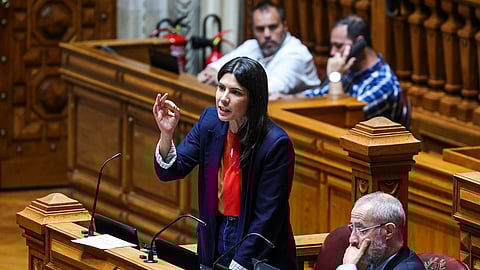 Orçamento de Estado. BE propõe salário mínimo de 1020 euros e aumentos na dedicação exclusiva no SNS