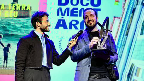 Fabrizio Casaletti, irmão de Fábio Casaletti, irmão do roteirista representou Luís Dalvan na cerimônia.