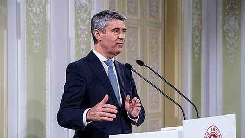 José Luís Carneiro e bancada parlamentar tiveram de fazer novas contas face aos dados do Governo.
