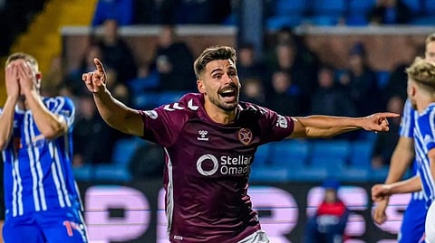 Cláudio Braga, o camisola dez dos Hearts. 