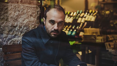 Moisés P. Sánchez garante que é no improviso, em frente ao piano, que se sente confortável. "É como ir direto ao assunto", diz.