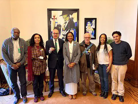 Documento foi entregue ao vice-presidente da AR, Rodrigo Saraiva.