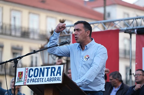 Tiago Oliveira, secretário-geral da CGTP, discursou nos Restauradores.