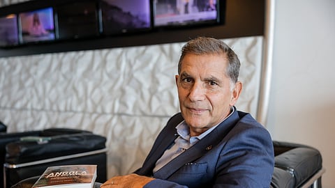 Aos testemunhos dos vivos e aos documentos dos mortos, António Mateus juntou provas da operação do exército sul-africano em Angola, ou da intervenção cubana. Tudo quando Portugal ainda era a potência administrativa.