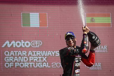 Bezzecchi vence GP de Portugal em MotoGP. Miguel Oliveira despediu-se do público português em 14.º 