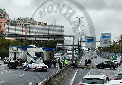 Acidente com camião no Eixo Norte-Sul, em Telheiras, faz dois feridos e causa constrangimentos no trânsito