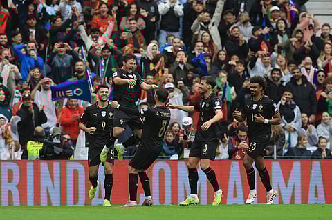 Portugal está no Mundial2026. Goleada histórica com hat trick de Bruno Fernandes e João Neves