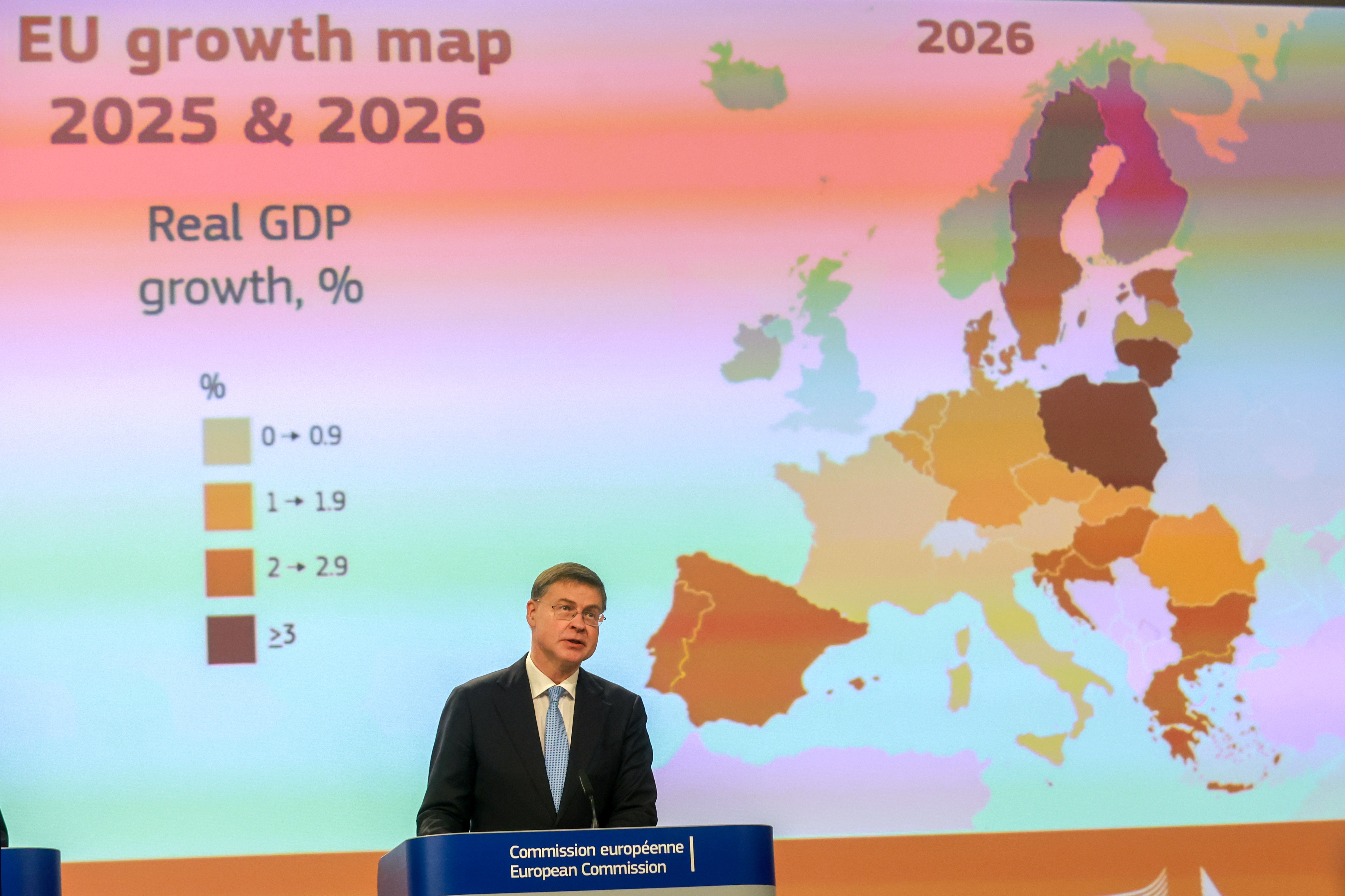 Valdis Dombrovskis, comissário europeu da Economia. Bruxelas, 17 de novembro de 2025.