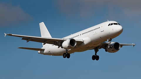 O programa custeia as despesas de viagem, como passaporte e dinheiro para despesas.