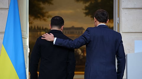 Zelensky esteve em Paris onde agradeceu apoio da França e de Macron.