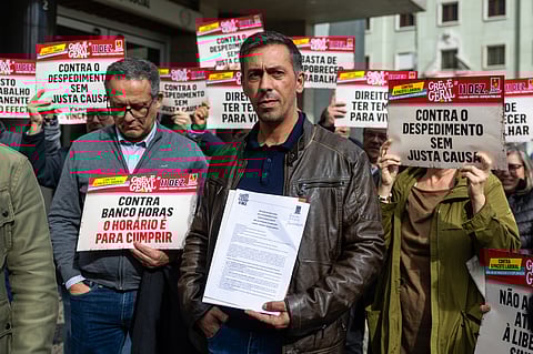 Secretário-geral da CGTP, Tiago Oliveira, entrega pré-aviso da greve geral, marcada 11 de dezembro 