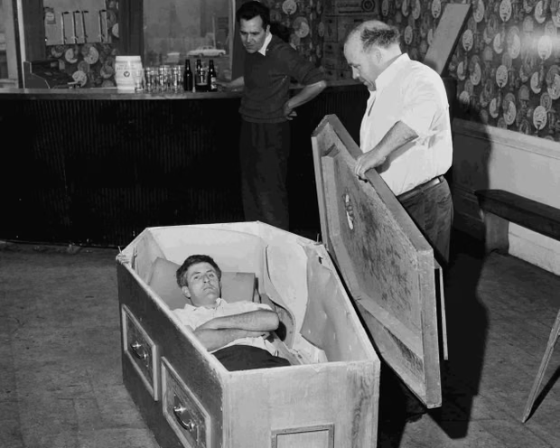 Incrível história de operário irlandês enterrado vivo num caixão durante 61 dias contada em documentário