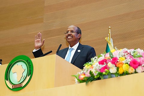 Mahmoud Ali Youssouf, de 60 anos, foi chefe da diplomacia do Djibuti durante duas décadas, tendo sido eleito presidente da Comissão da União Africana em fevereiro. Fala fluentemente francês, inglês e árabe.