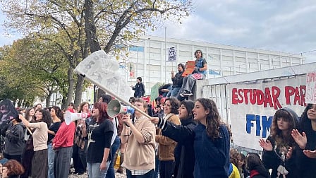 Ativistas fecham escola António Arroio, em Lisboa