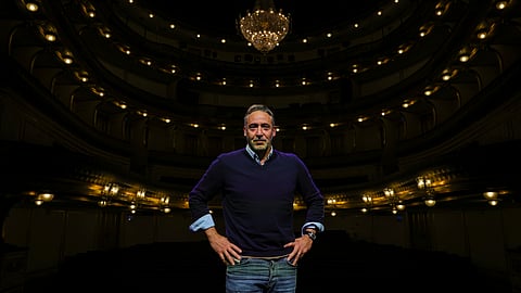 Diogo Infante, no palco do Teatro da Trindade, no coração de Lisboa.
