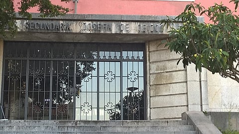 Três alunos feridos por rebentamento de petardos em escola de Lisboa