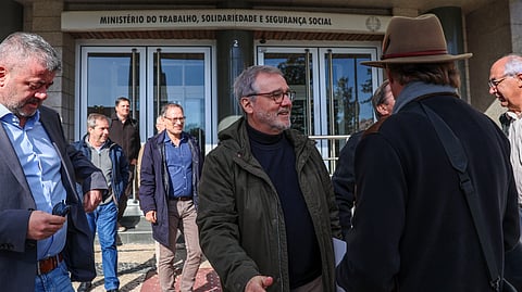 Uma delegação da UGT liderada pelo seu secretário-geral, Mário Mourão, entregou o pré-aviso de greve geral na sede do Ministério do Trabalho e da Segurança Social