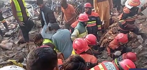 Explosão numa fábrica de cola no Paquistão provocou a morte de 15 pessoas