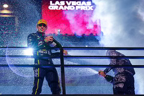 Max Verstappen vence GP de Las Vegas. Lando Norris e Oscar Piastri desqualificados
