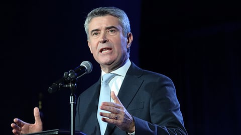 Carneiro denuncia “caos” e volta a exigir resposta do Governo sobre proposta para SNS