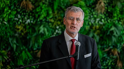 Gouveia e Melo "dispensava o apoio" de Sócrates e diz que há "um universo" que os separa