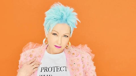 Cindy Lauper, que iniciou a carreira em 1977, já venceu um Grammy, um Emmy e um Tony Award.
