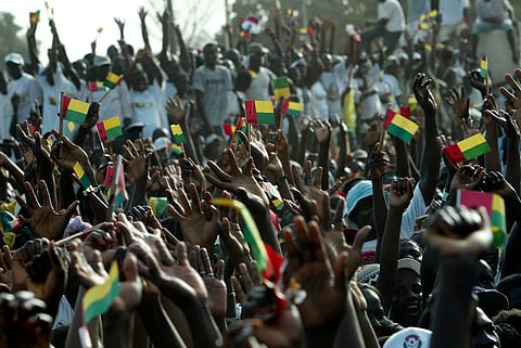 Antes da campanha eleitoral, os órgãos de comunicação portugueses foram expulsos de Bissau e militares foram detidos por suspeitas de orquestrar um golpe.