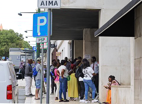 "Os cidadãos conhecem esta realidade. Os imigrantes também. E os profissionais, como advogados, solicitadores, contabilistas, tentam navegar um sistema que, muitas vezes, simplesmente não responde".