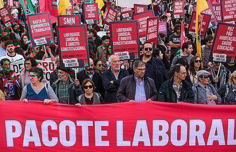 Reforma da lei do trabalho é “liberal”, “desequilibrada” e sem justificação, dizem ex-governantes