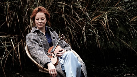 Carolin Widmann é uma das violinistas mais conceituadas do mundo e toca um violino feito em 1782.