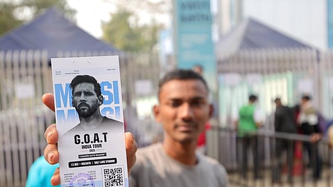 Visita de Messi gera o caos em estádio na Índia. "O meu bilhete custou 113 euros e nem vimos a cara dele"