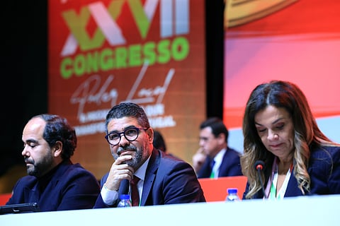 Pedro Pimpão, ao centro, é o novo presidente da ANMP