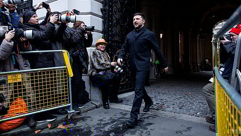 Volodymyr Zelensky volta a pedir ajuda militar aos seus aliados.