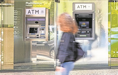 Estudo revela que 40% dos inquiridos afirmaram não ter dinheiro para pagar as contas. 
