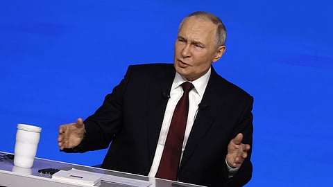 Putin diz que europeus terão de devolver "o que foi roubado" à Rússia