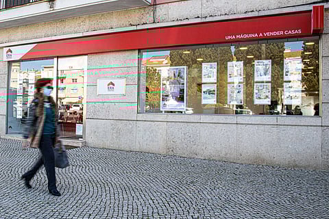 Na Era, trabalham cerca de dois mil agentes imobiliários, a maioria a tempo inteiro.
