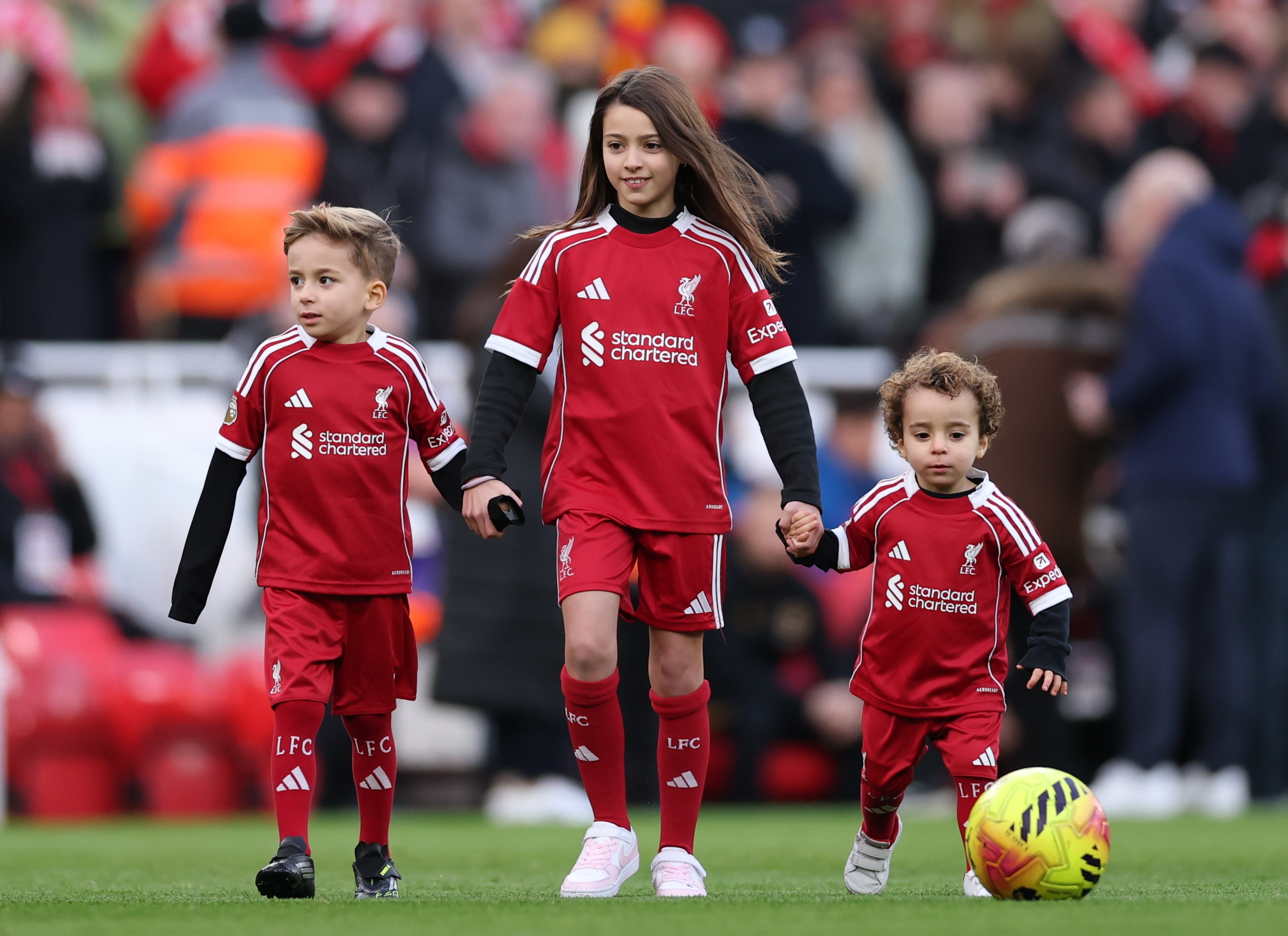 Homenagem Anfield Filhos De Diogo Jota Honram Mem ria Em Liverpool Homenagem Anfield Filhos De Diogo Jota Honram Mem ria Em Liverpool