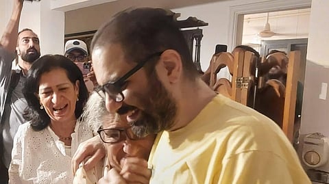 Alaa Abd El-Fattah após a libertação, em setembro.