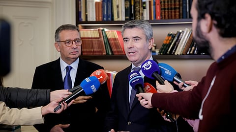 Bancada parlamentar aprovou com maioria representativa a abstenção no Orçamento e validou o apoio sugerido por Carneiro a Seguro depois da leitura dos resultados autárquicos.