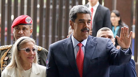 Nicolás Maduro e a mulher, Celia Flores, foram capturados pelas forças norte-americanas