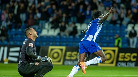 Samu celebra golo após oferta de Gabriel Batista