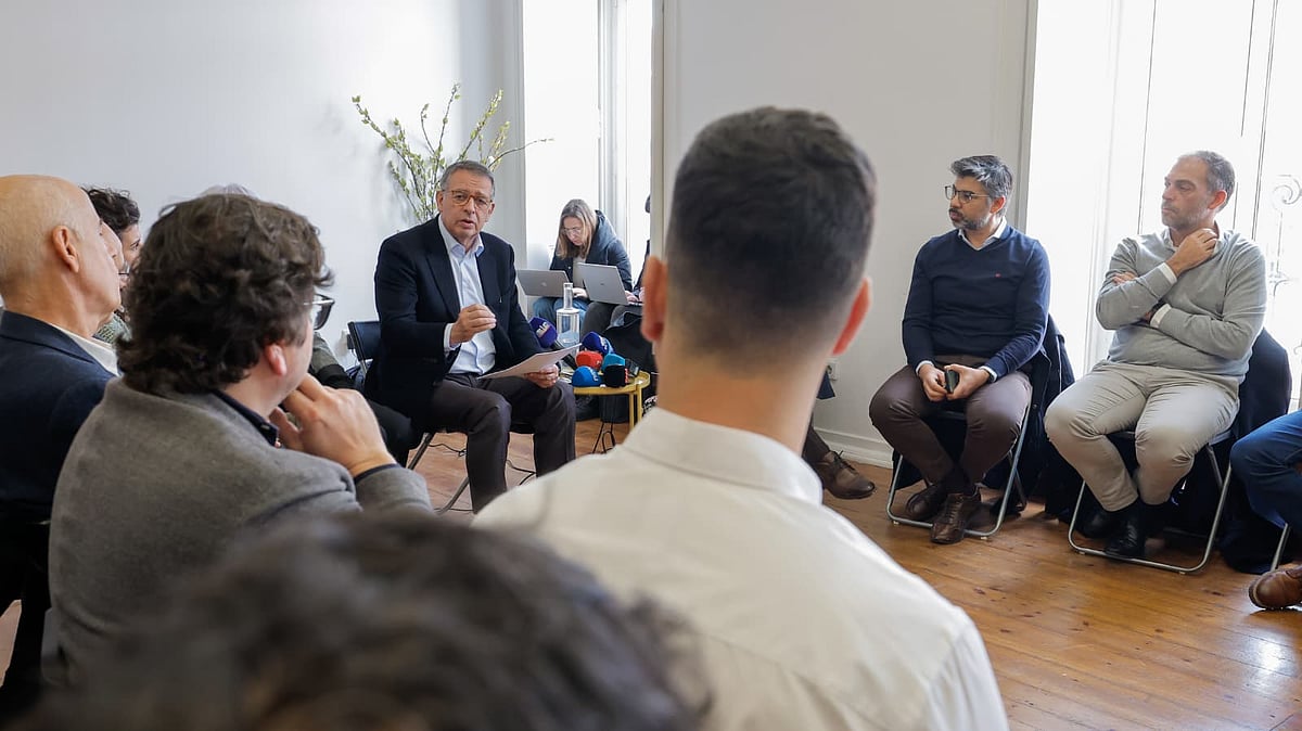 António José Seguro equips himself with environmental experts to tackle 'deniers'