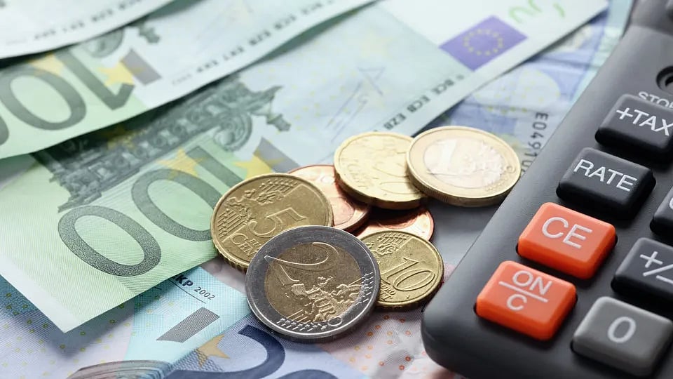 January salaries may increase by up to €22 with new income tax tables